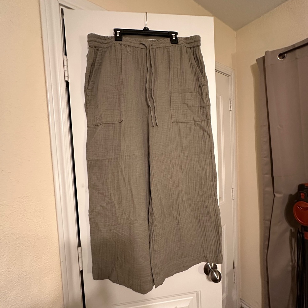 Universal Thread Green Wide Leg pants